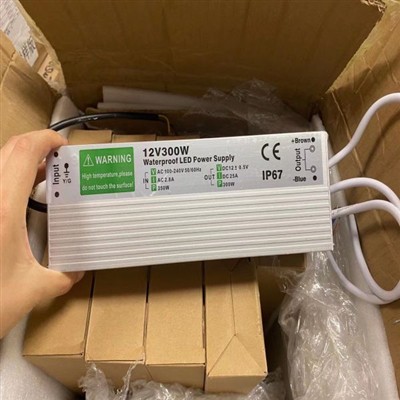 Constant voltage style power supply