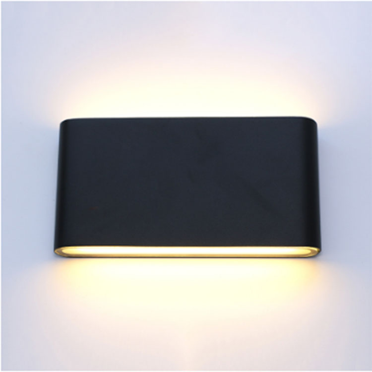 Outdoor Wall Light